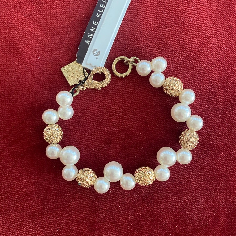 Vintage Anne Klein bracelet with tag